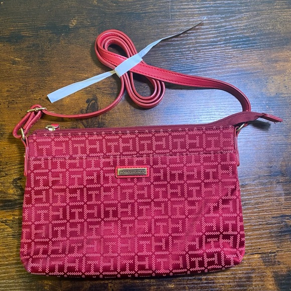 Tommy Hilfiger Handbags - NWOT Tommy Hilfiger Red Crossbody Bag